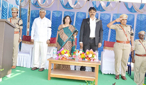 ಸದೃಢ ದೇಶ ನಿರ್ಮಾಣಕ್ಕೆ ಪೊಲೀಸರು ಬದ್ಧರಾಗಬೇಕು: ಸಂಸದ ಪುಟ್ಟರಾಜು